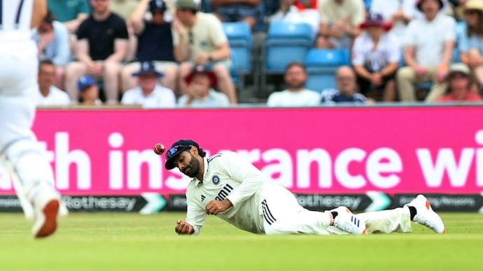 Multiple Catch Drops At Headingley :- ভূরি ভূরি ক্যাচ নষ্ট! ফস্কানোর প্রতিযোগিতায় ৬-৪, কেন হেডিংলি ফিল্ডারদের ‘হেডেক’ ?