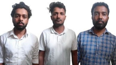দুই বদমাশ প্রফেসর আর তাদের এক দানব বন্ধুর খপ্পরে অসহায় ছাত্রী! লালসার শিকার ছাত্রী