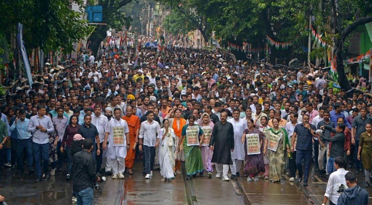 বিজেপির বিরুদ্ধে আপোসহীন সংগ্রাম এর বার্তা বাংলায়, বাঙালি হেনস্থায় কেন্দ্রকে প্রশ্ন হাইকোর্টের! ‘জনতার আদালতে রেহাই নয় : বার্তা তৃণমূলের