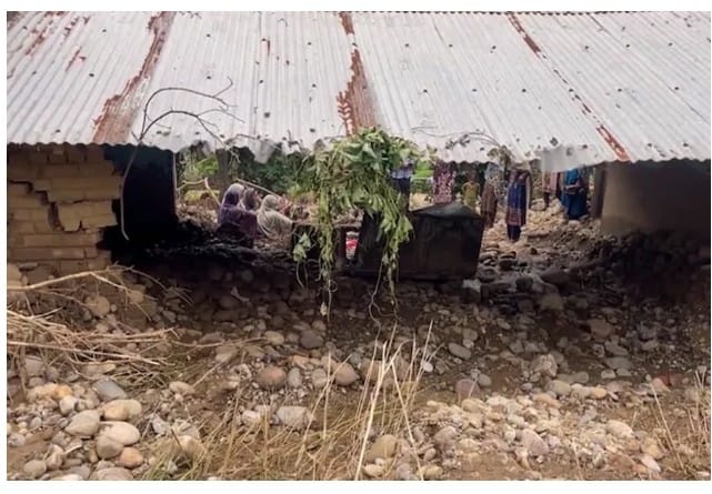 কাশ্মীরে মেঘভাঙা বৃষ্টির জেরে মৃত্যু ০৭ জনের,আহত অনেক!