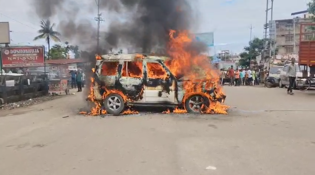 বিজয়া দশমীর প্রাক্কালে ই শিলচরে মর্মান্তিক পথ দূর্ঘটনায় প্রাণ গেল ০১ যুবকের:
