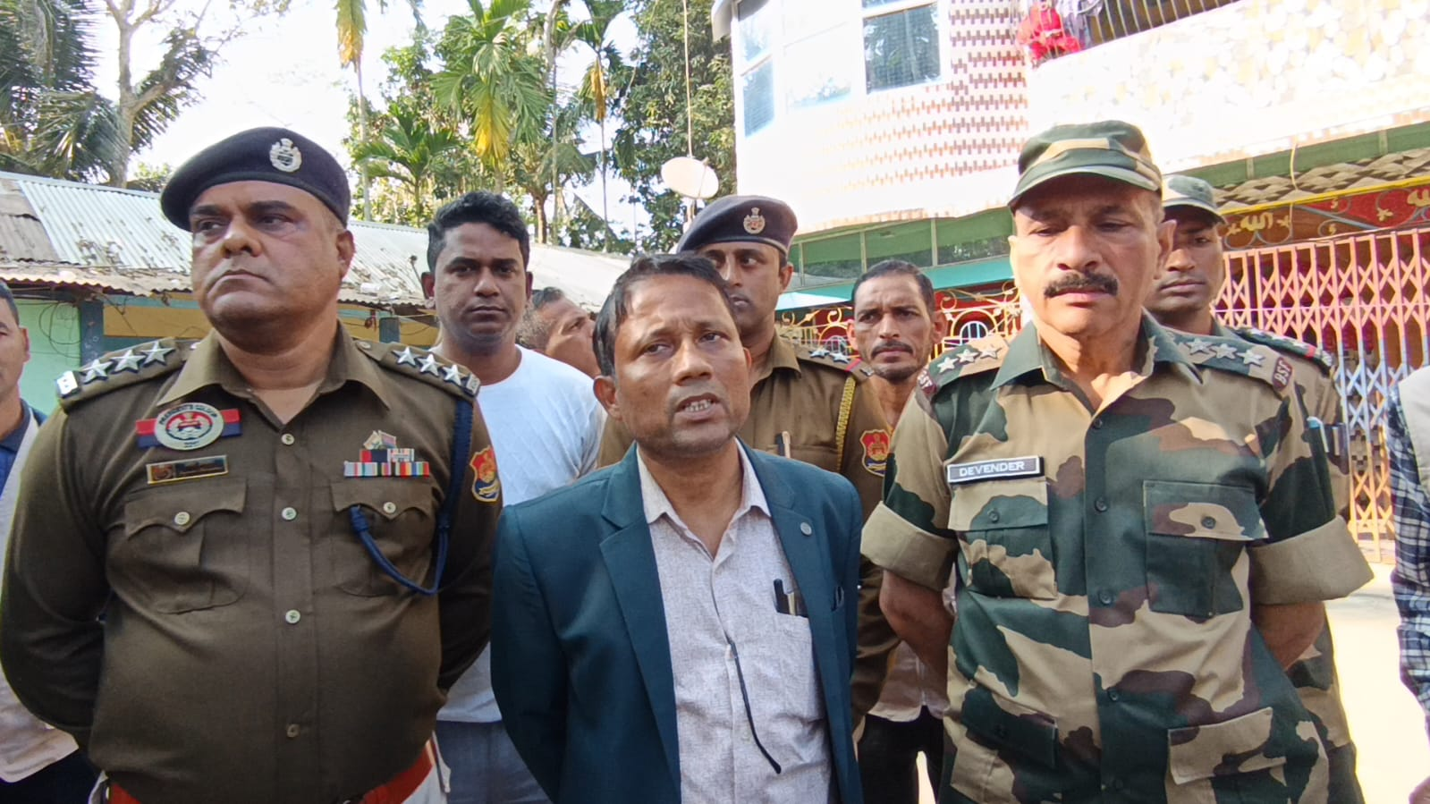 এসটিএফ ও বিএসএফের যৌথ হানায় ধর্মনগরে বিপুল নগদ ও অস্ত্র উদ্ধার