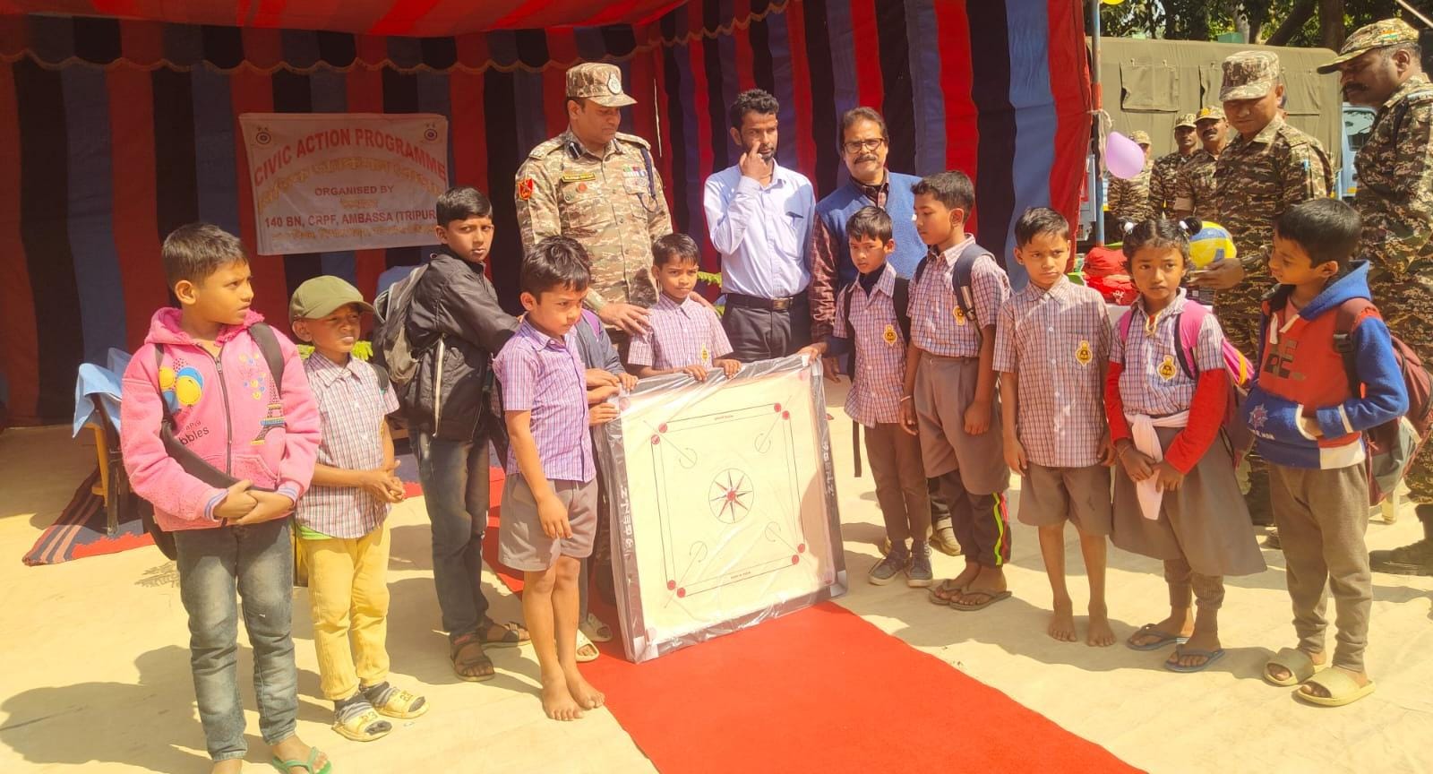 খুদরা কান্দি উচ্চ বিদ্যালয়ে সিআরপিএফের সিভিক অ্যাকশন প্রোগ্রাম, ক্রীড়া সামগ্রী ও সৌর লণ্ঠন বিতরণ